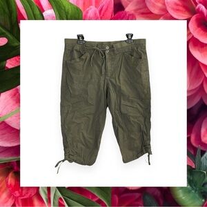 Croft & Barrow Olive Green Stretch Bermuda Knee Shorts Women 12